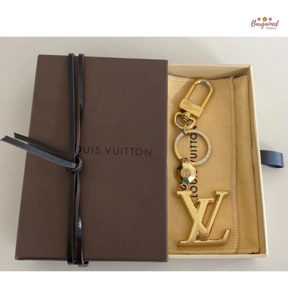 Authentic LOUIS VUITTON Gold LV Facettes Bag Charm & Key Holder - Picture 13 of 13